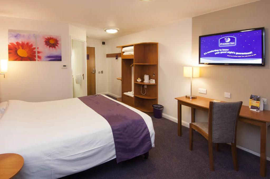 Premier Inn London Gatwick Airport - A23 Airport Way Crawley  Quarto foto