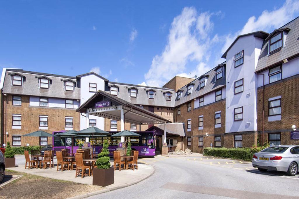 Premier Inn London Gatwick Airport - A23 Airport Way Crawley  Exterior foto