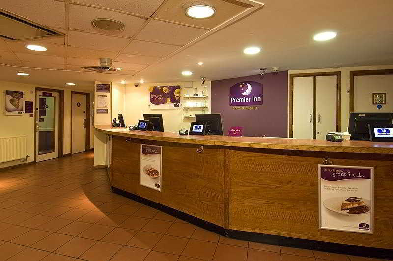 Premier Inn London Gatwick Airport - A23 Airport Way Crawley  Exterior foto